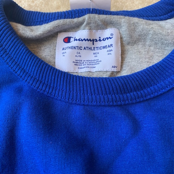 Boy’s champion sweater - Picture 7 of 11